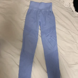 Träning sett  - Säljer mitt träningsett från Ronhill pga att jag aldrig använde det. 300 för hela setet 