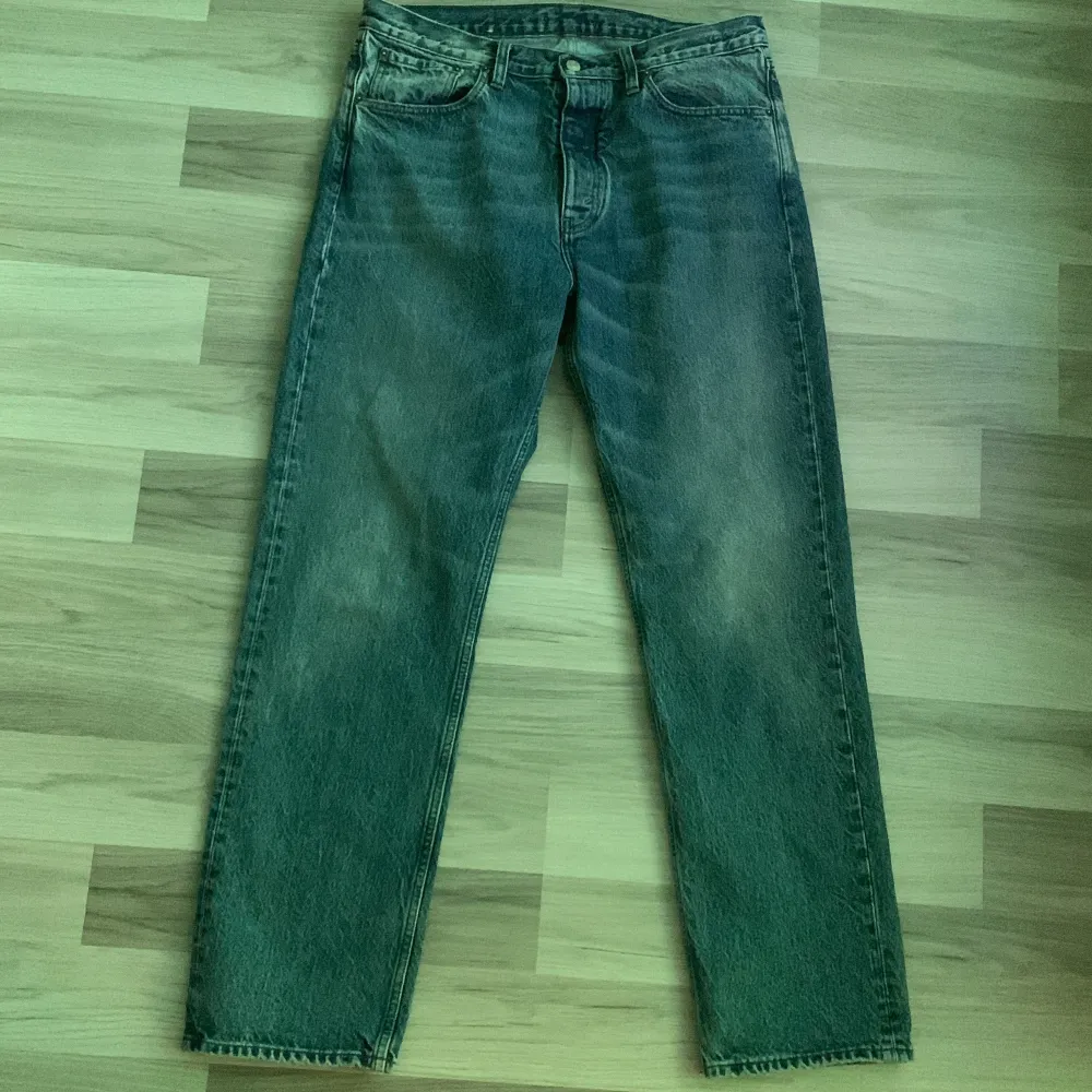 600kr oanvända hope jeans i snygg tvätt, storlek 33 frakt ingår. Jeans & Byxor.