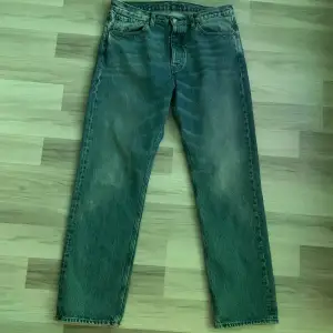 600kr oanvända hope jeans i snygg tvätt, storlek 33 frakt ingår