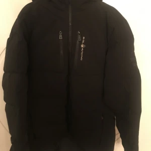 Sailracing jacka stl S - I mkt fint skick, nypris 4500 kr. 