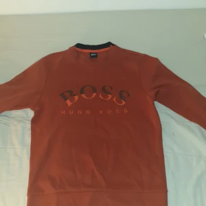 Hugo boss tröja, använd 2-3 gånger - En mycket fin hugo boss tröja som är använd 2-3 gånger