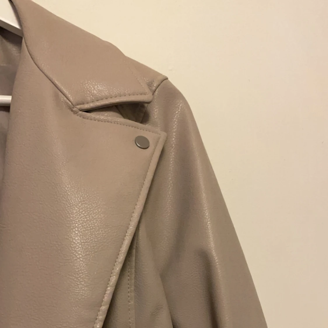 Beige skinn jacka - 90