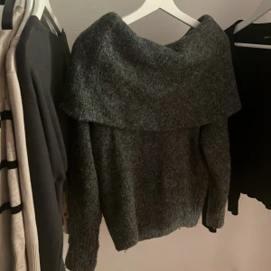 Off shoulder tröja - En stickad fin tröja