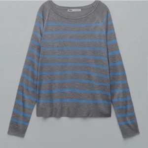 Randig tröja  - Ur snygg randig tröja. Jätte fint skick!❤️✌🏽