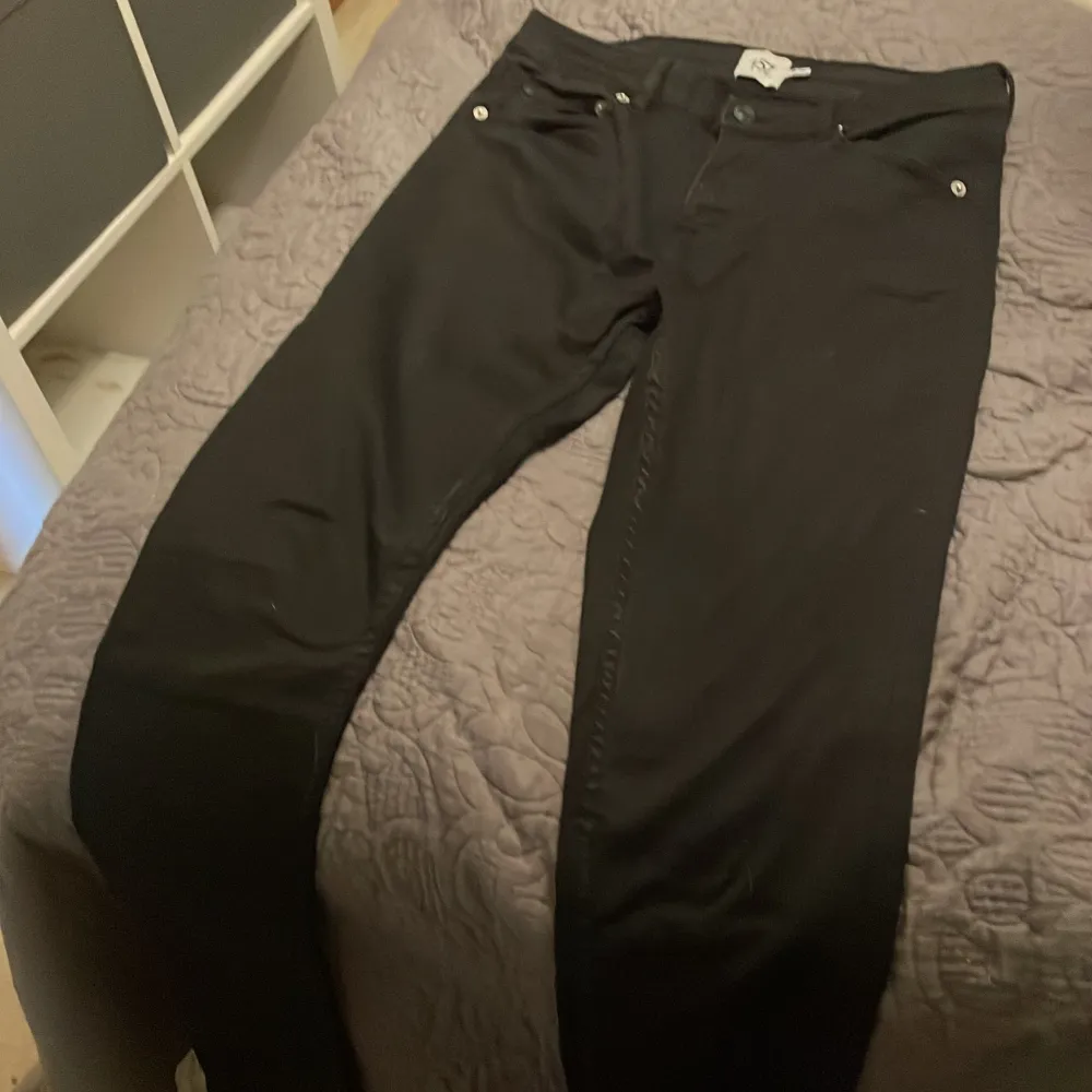 Svarta jeans storlek m . Jeans & Byxor.