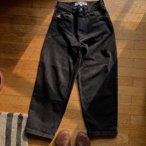 Big boy jeans i svart från Polar Storlek XS.  Använda men i mycket gott skick!