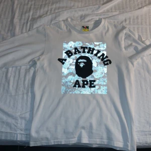 Bape long sleeve  - Bape long sleeve (långärmad) i storlek S Cond 9/10 Pris kan diskuteras 