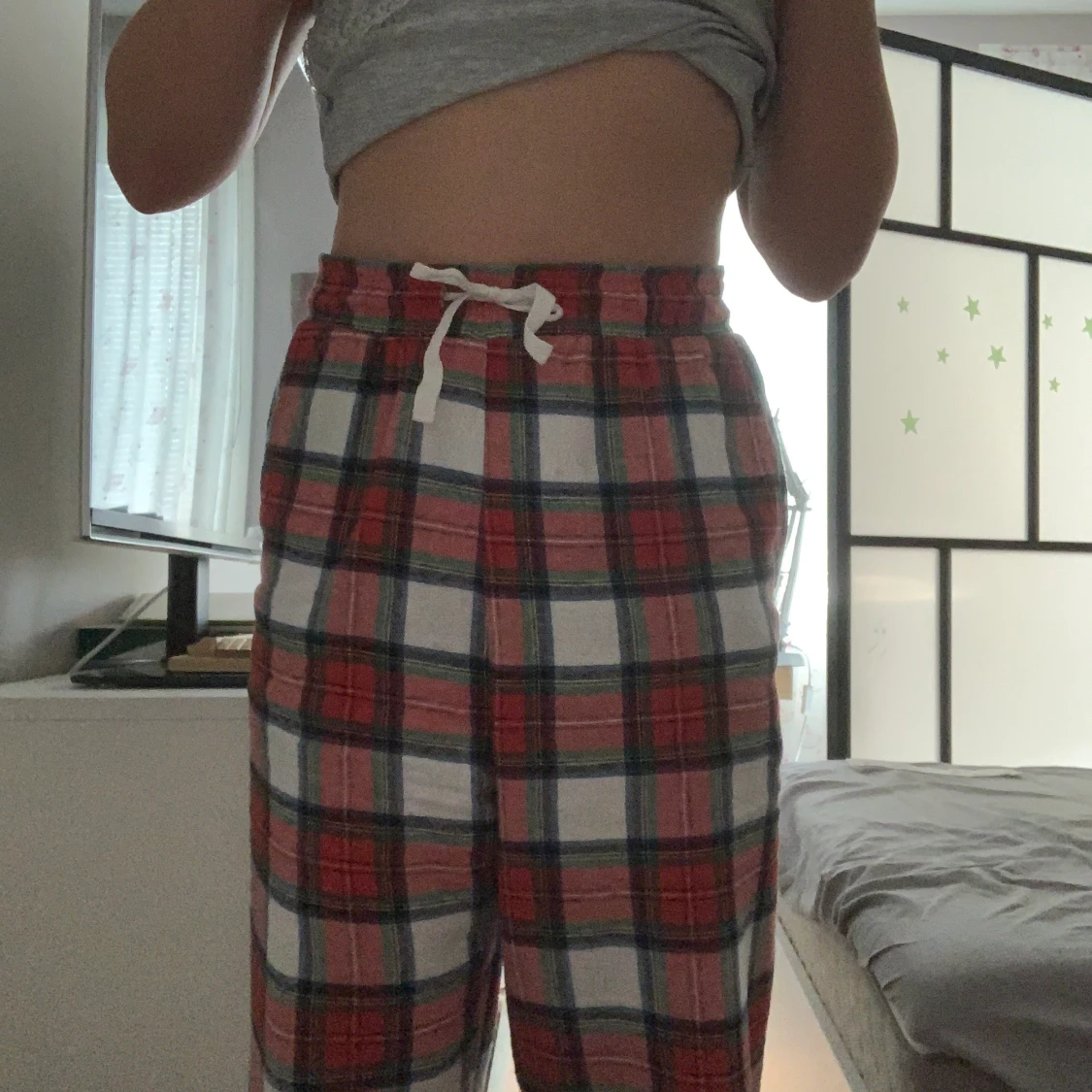 Rutiga byxor från Lindex  - 90