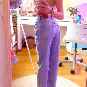 Jättefina håliga gina tricot jeans i storlek 34! Sitter jättebra på mig som är 164 cm lång!💓⭐️🤍