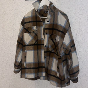 Jacka från Zara - Jacka från zara, inte använd så mycket. Tröttnat på den!🧚🏼‍♂️