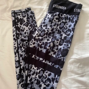 Tränings byxor ifrån stronger - Stronger byxor 