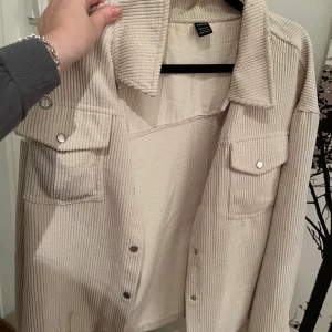 Lätt Jacka  - Storlek M, lite oversize 