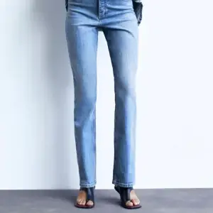 Snygga jeans från zara med slits på sidan 