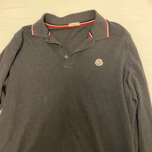 Moncler pikke - Fint skick inga flaws storlek s