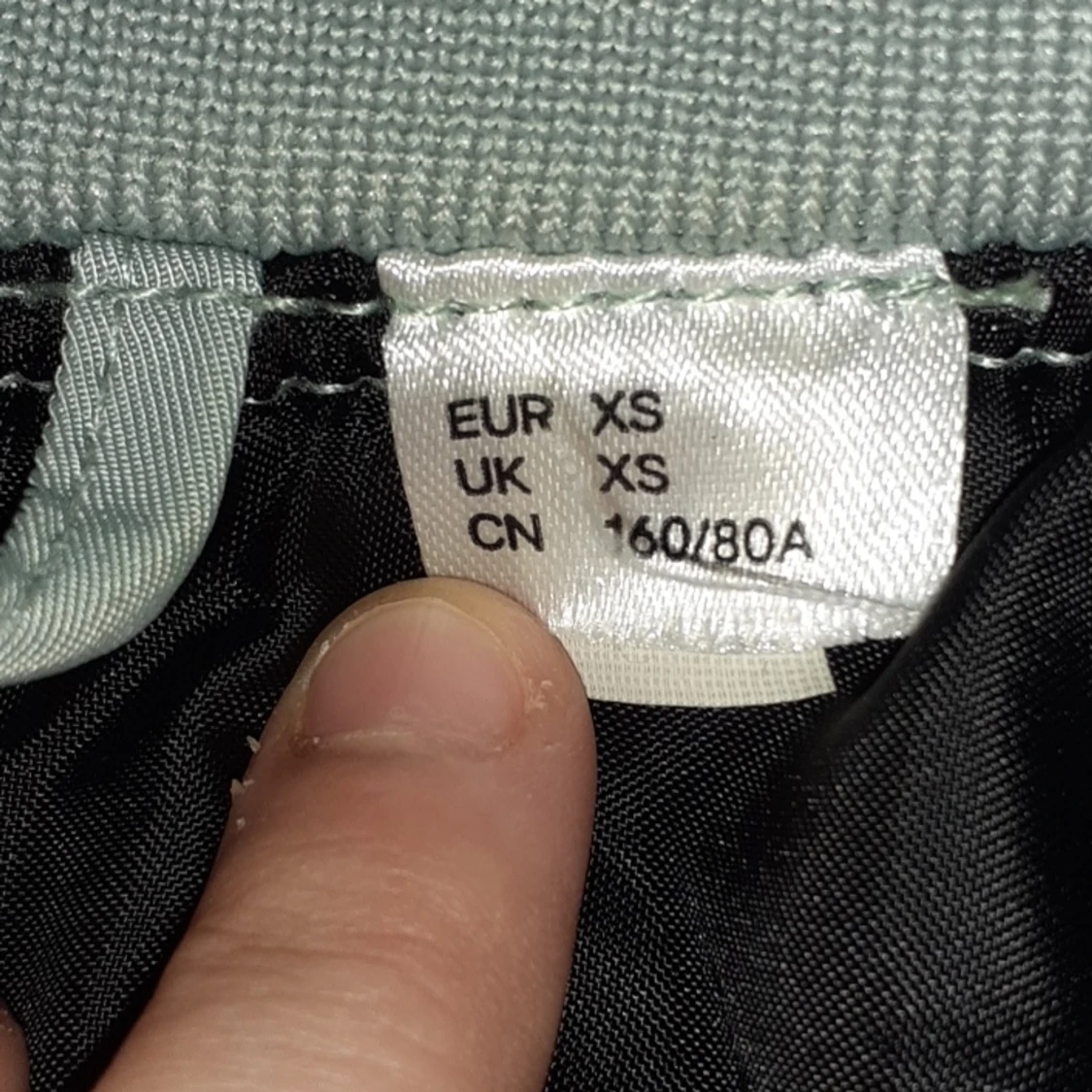 En grön höst/vår jacka  - 90