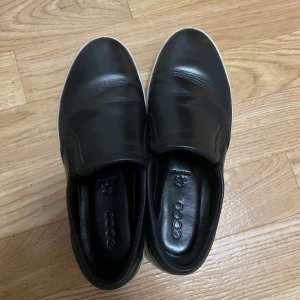 Ecco läderskor - Fina svarta skor. Storlek 37. Lite använda.