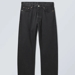 Weekday Jeans  - Weekday Space Relaxed Straight Jeans. Använda Max 10 gånger då dem är för små.