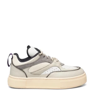 Eytys Sneakers  - Säljer mina fina eytys sneakers, köpta för 2200 förra året! Säljer då dem inte kommer till användning! Skriv privat för fler bilder