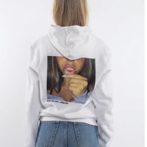 Hodie  - Säljer nu denna hodie från Luxe då den inte kommer till användning. Näst intill oanvänd och inga defekter💕köparen står för frakten💗