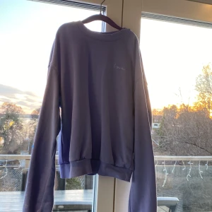 Tröja från hm - En fin tröja från hm utsåld tror jag💕💕 tvättas innan köp och pris Kan diskuteras