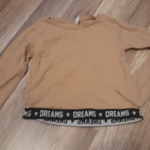 Tröjor - Super duper sick vit tröja st XS Blå harry potter st 170 beige st 150 Alla för 130kr