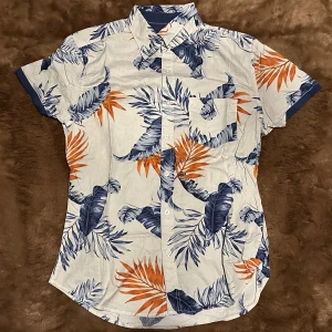 Kortärmad Skjorta - Vit slim fit skjorta från Dressmann💯 slim fit Small