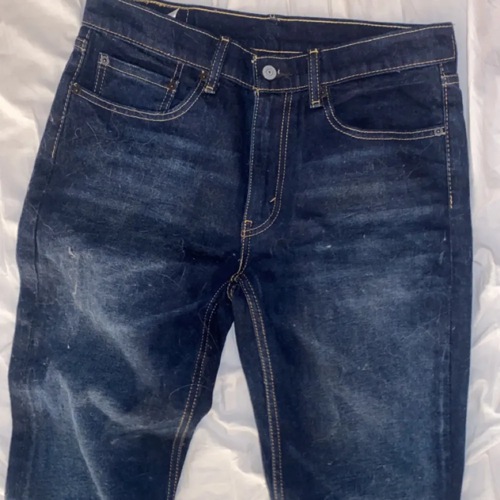 Säljer dom för ligger bara i garderoben :) passar perfekt för alla årstider och köpt för cirka 3 månader sen💓💓💓. Jeans & Byxor.