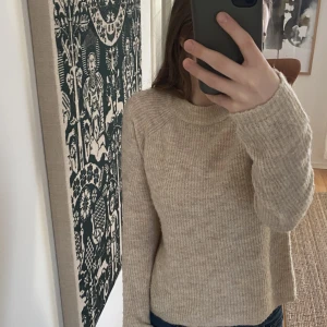 Stickad tröja  - Supermysig stickad tröja från pieces!