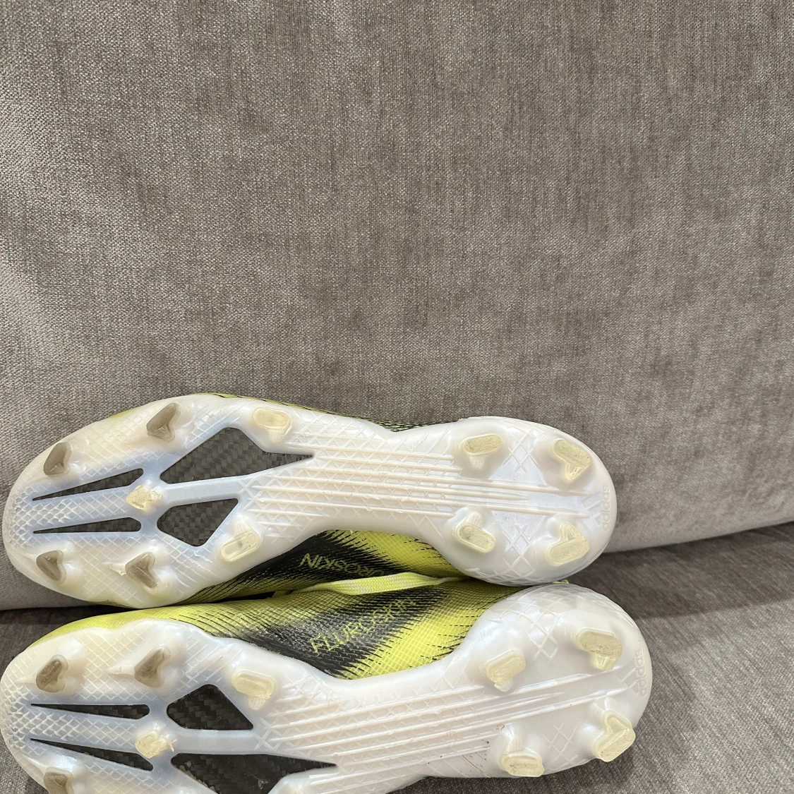 Adidas ghosted gul  - 90