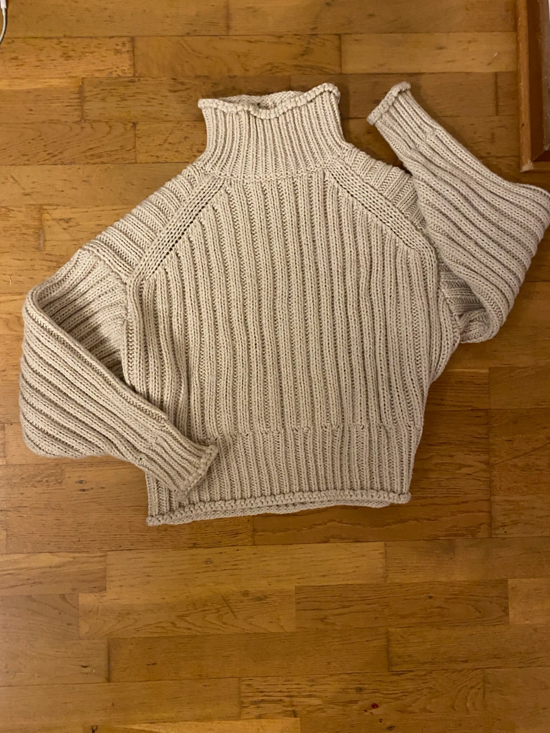 Stickad tröja