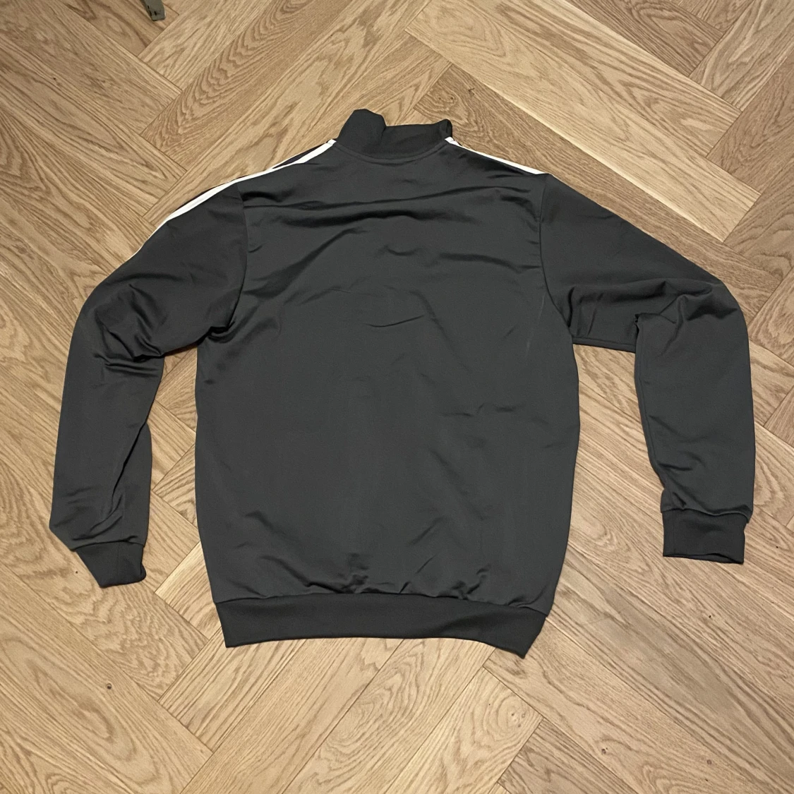 Adidas zip tröja⁉️ - 90