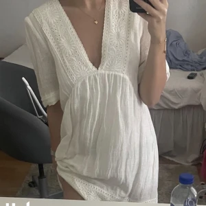 Student klänning - Superfin känning med lappen kvar. Köpt från zara 2021 och passas perfekt till studenten💕