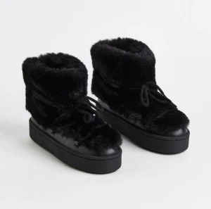 Vinterskor boots - Säljer dessa boots från h&m. Sparsamt använda och nu har jag tröttnat på dom haha! Inga defekter eller annat. Skriv privat för fler bilder🥰 (Nypris 450kr tror jag)
