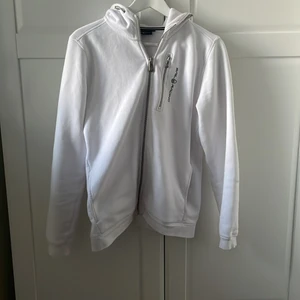 Sail racing zip hoodie  - En zip hoodie som kommer tyvärr inte till användning, den är typ helt ny och har inga skadori, högsta bud 600