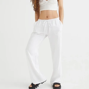 linnebyxor - söker någon som vill byta mina linnebyxor i s mot ett par xs💗  mina är helt oanvända med lappen kvar