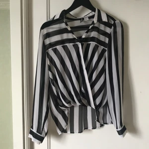 New Yorker genomskinlig skjorta stl 40 - Knappt använd! 