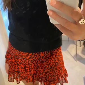 Volangkjol - Lånad bild!!! Passar xs-m