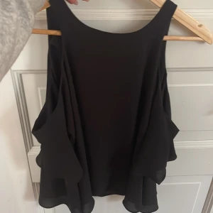 Svart blus från BIk Bok - Super fin svart blus från Bik Bok stolek xs