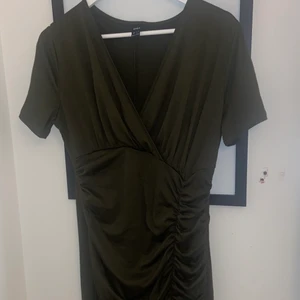 30:- KLÄNNING  - Jätte fin booho klänning som formar midjan 