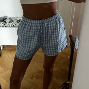Shorts weekday - Super söta små shorts från weekday i xs