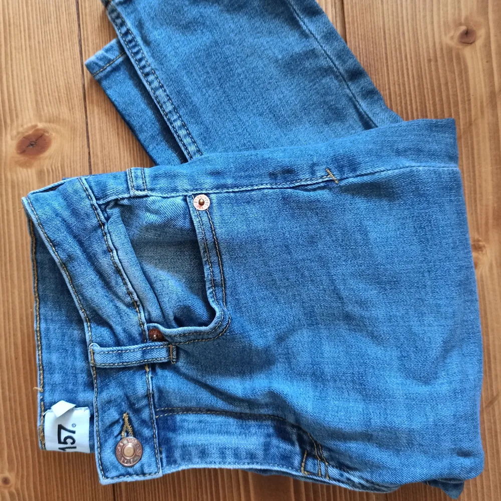 Superfina blåa jeans i Skinny modell. Storlek M. Bra skick. Gratis frakt. Jeans & Byxor.