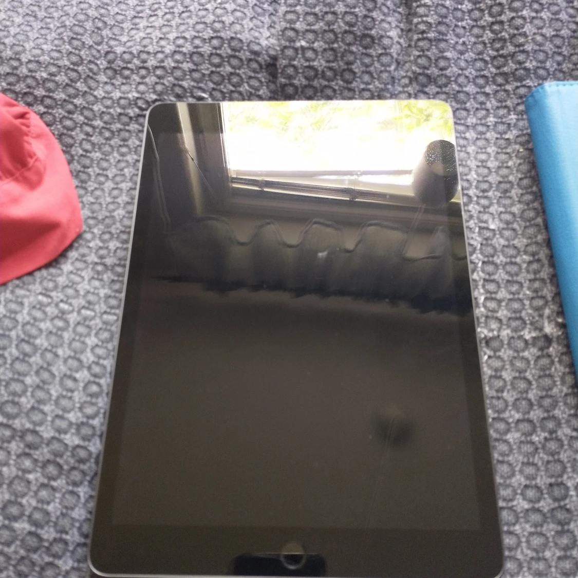 Ipad i nyskick med tillbehör