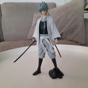 Gintama Figur - Shiroyasha från Gintama figur av Banpresto (creator x creator series). Kommer i 5 delar, fothållare, ben, torso, svärd och svärdhållare, inkl. låda. Fråga efter bilder i DM. Kan hämtas i Stockholm :)