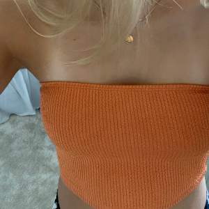 orange bandeau topp från hm, aldrig använd💘