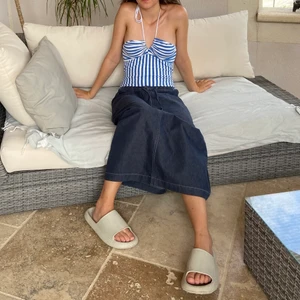 Body/baddräkt  - En jätte fin body eller baddräkt, är som en baddräkt men har t-shirt tygg därav går det att användas som båda. Fint skick!💖