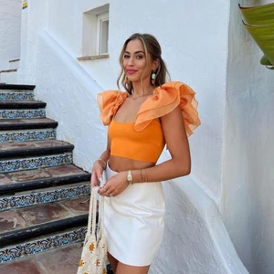 Helt ny topp Zara - Helt ny topp från Zara som inte ens testats. Perfekt sommartopp! Kan skickas mot fraktkostnad 😍