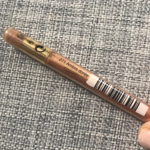 Ögonskugga stift - Ögonskugga  Shimmer eyeshadow Yves Rocher  Färg 271 Ambre Doree 