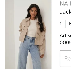 Vår jacka - Säljer denna jacka från NA-KD eftersom jag redan har en liknande som jag gillar mer 🫶 kan skicka flera bilder , aldrig använd och har prislapp kvar