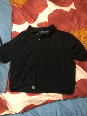 Ralph Lauren tröja - En tröja som jag har haft länge, men den har inte kommit till användning då den inte är min stil riktigt. Bra skick med spänne i midjan som man kan dra åt.