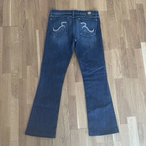 Rock&republic jeans  - Nyskick med alla rhinestones kvar på fickorna!